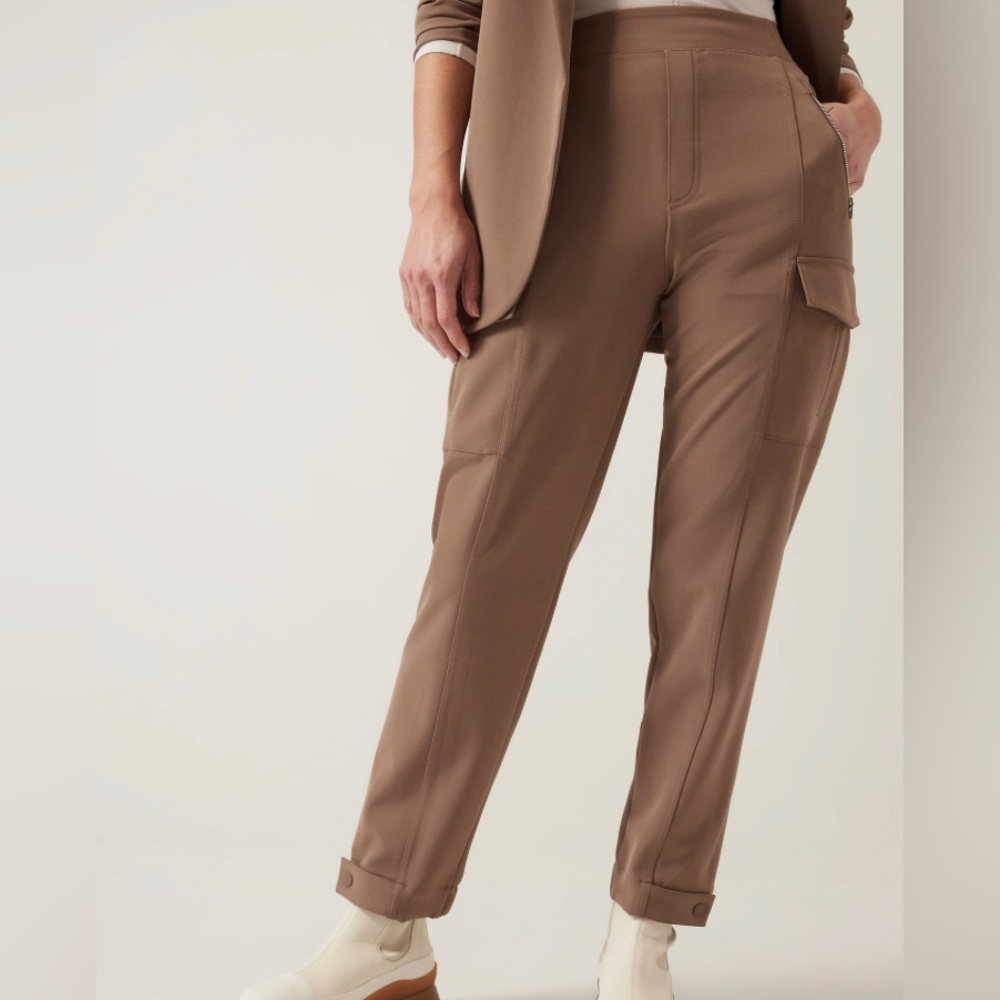 NWT Athleta Endless Cargo Pant in Rustic Beige